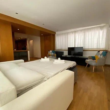 Giulio Cesare House Apartment